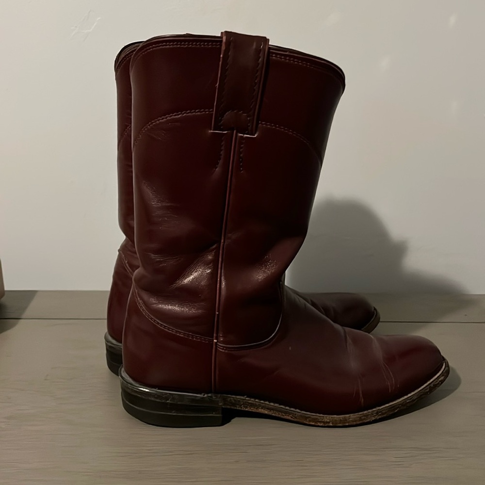 Justin burgundy cowboy boots